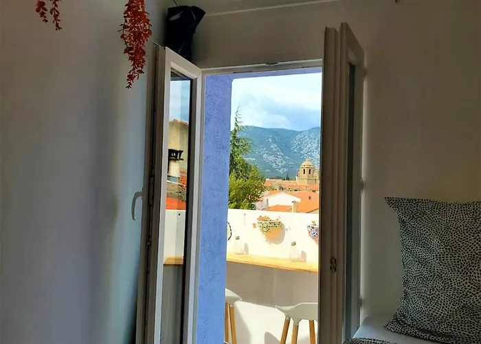 Renovated And Air-conditioned 2-bedroom With Terrace Saint-Paul-de-Fenouillet