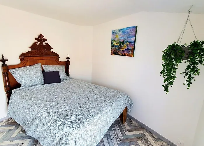 Apartman Renovated And Air-conditioned 2-bedroom With Terrace Saint-Paul-de-Fenouillet