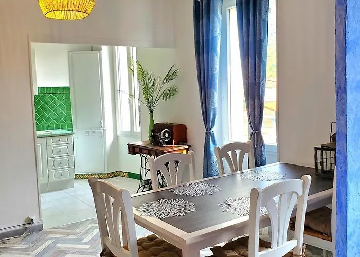 Apartman Renovated And Air-conditioned 2-bedroom With Terrace